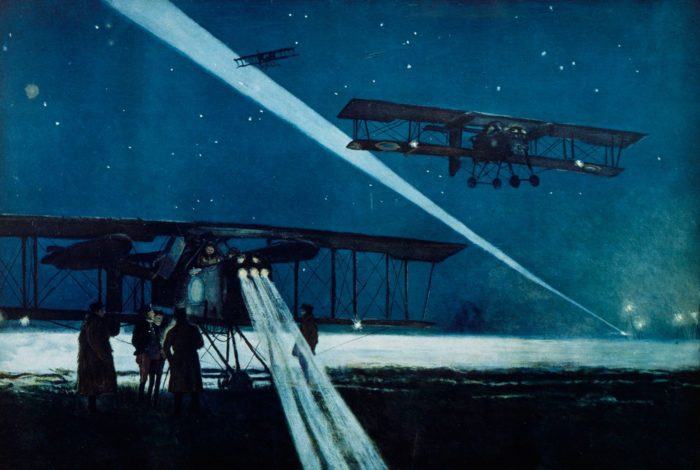 Aussi fou que cela puisse paraître, dans les années 1920, nous utilisions des phares pour guider les pilotes dans la nuit.